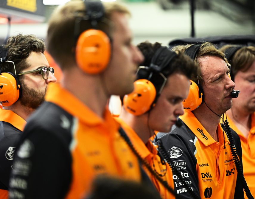 McLaren F1 team wearing ID UNLIMITED made transfers